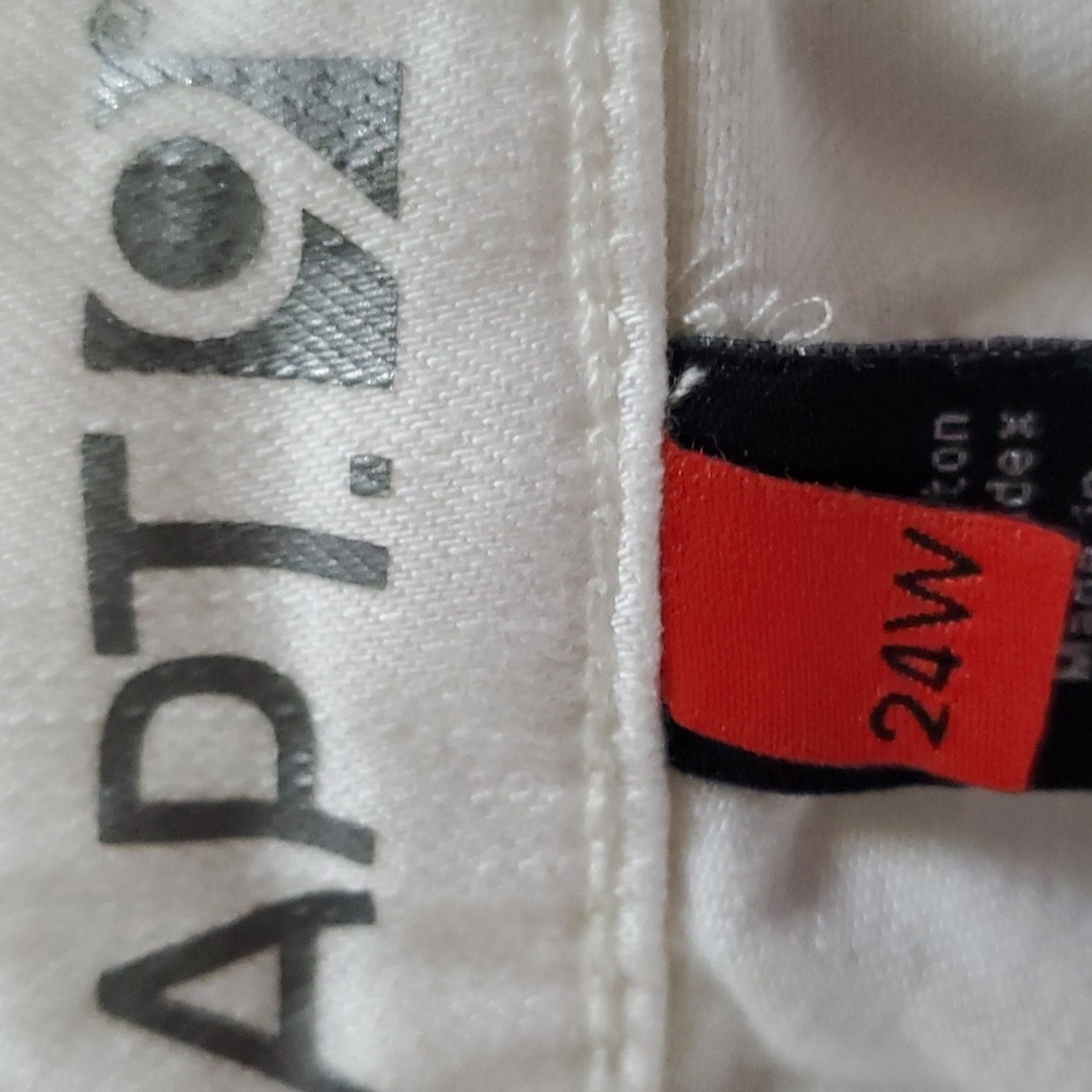 Apt. 9 Cropped Flare Women's White Jean Pants - Size 24W - Picture 8 of 10